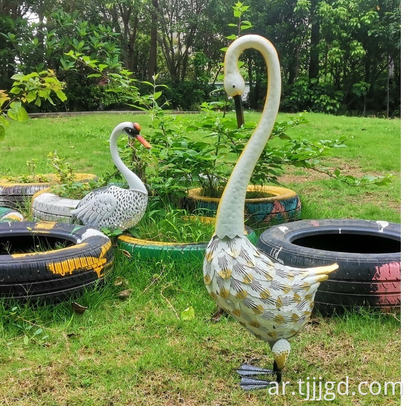LED Iron Swan Lamp
